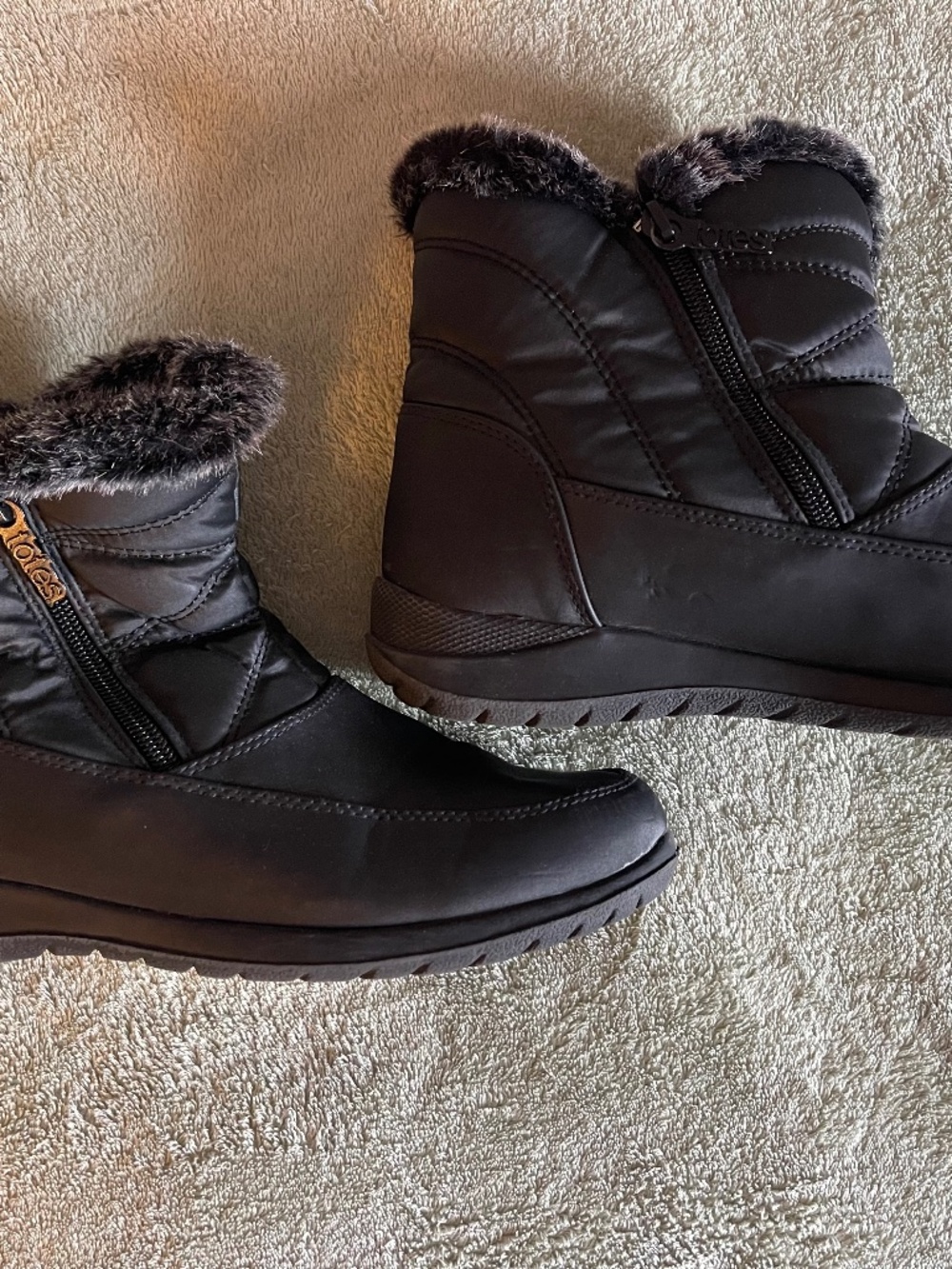 TOTE Boots / Rain & Snow Sized 8M